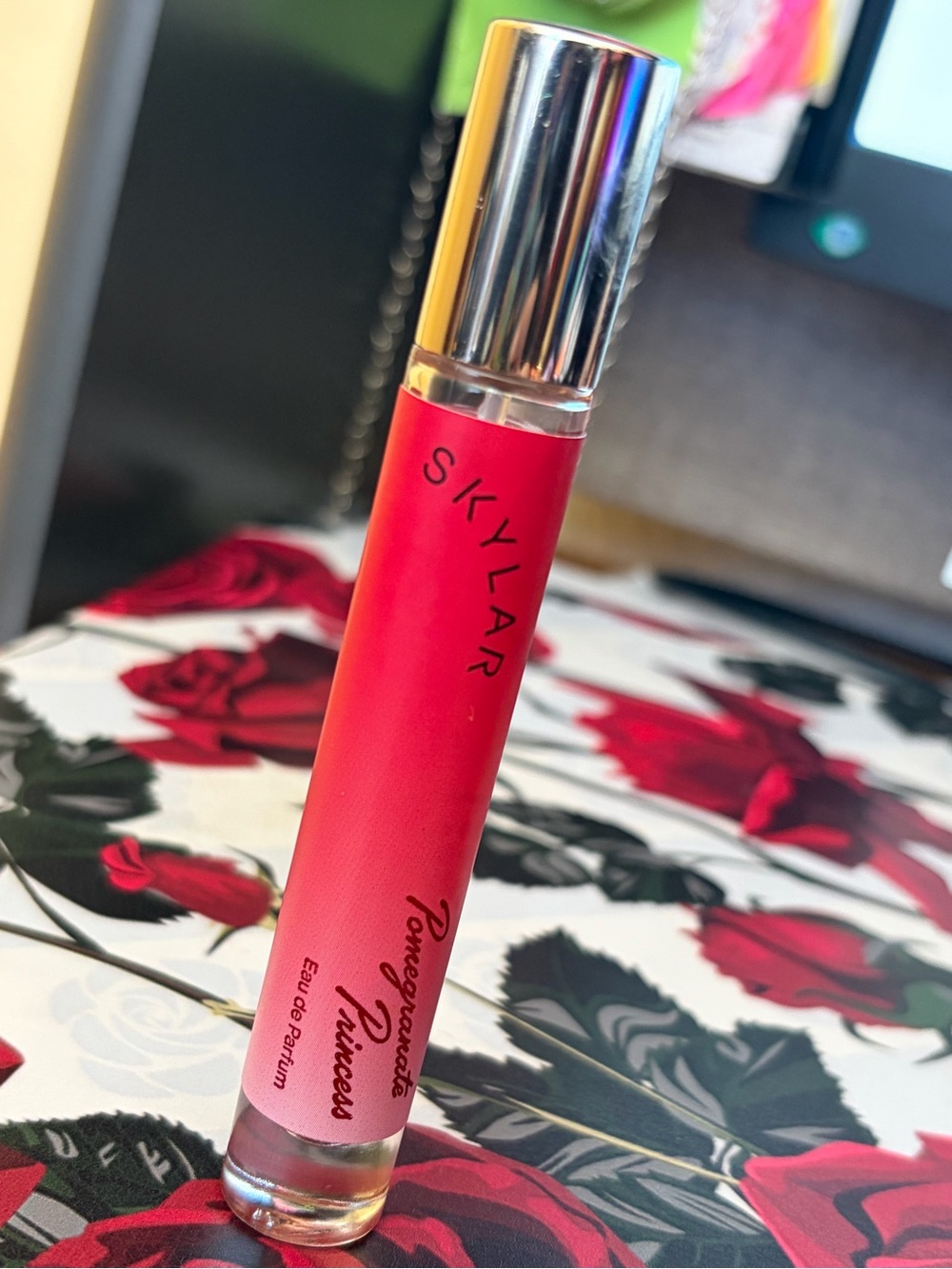 Skylar Pomegranate Princess. Authentic, sprayed to test. See fill line in photo.